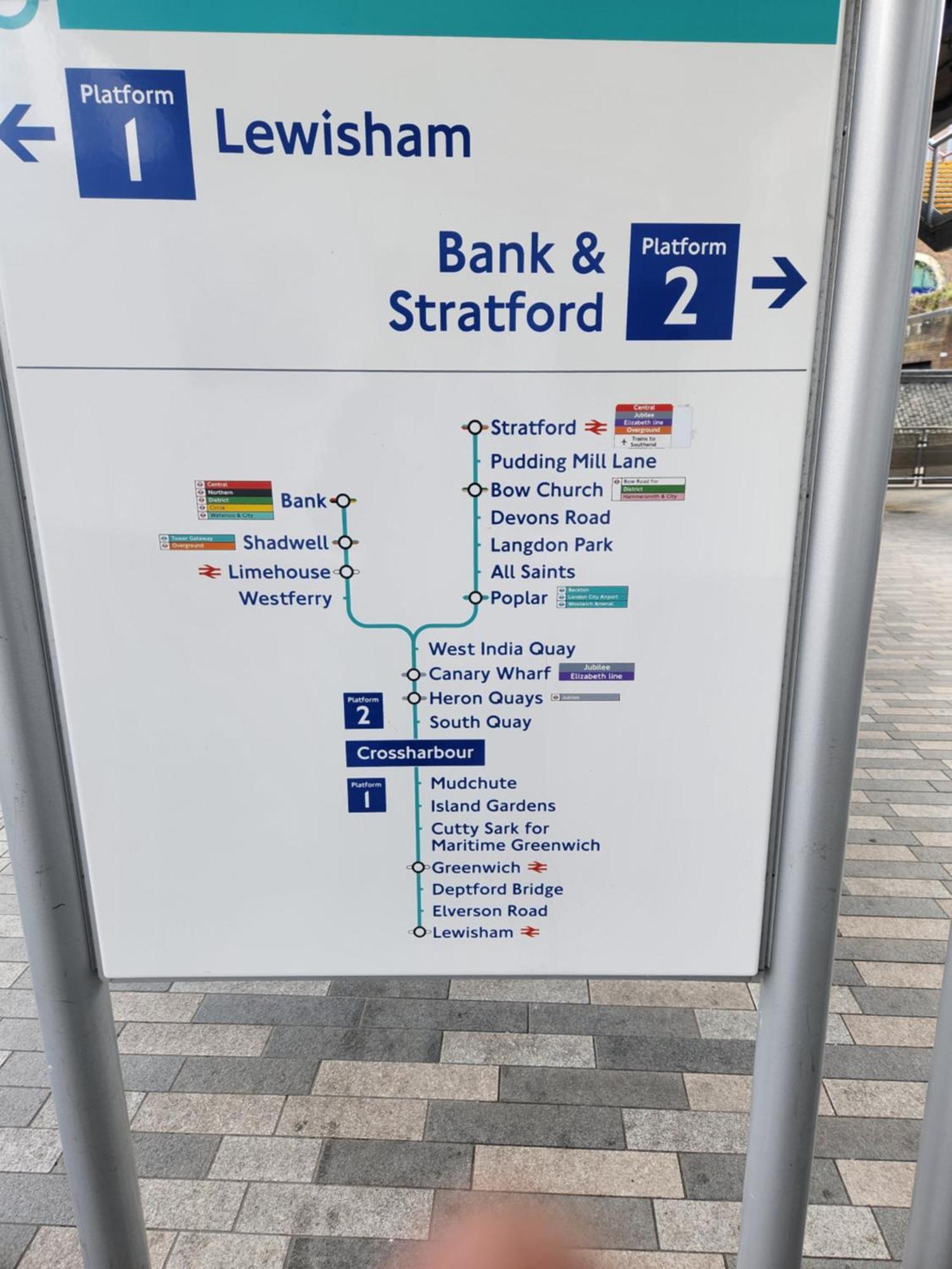 Апартаменты Canary Wharf O2 Tower Bridge Лондон Номер фото